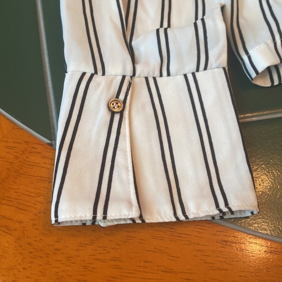 Professional button down blouse - Picture 6 of 6